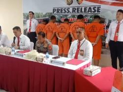 Bawa 4,9 Ton Solar dari Tambang Ilegal di Muba, 5 Pria Ditangkap Polisi 