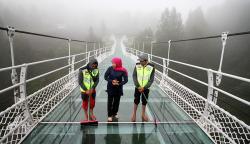 Jembatan Kaca Bromo Sepanjang 120 Meter, Berani Lewat?