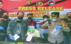 Polda Sumsel Gerebek Pondok di Kebun Karet, 2 Bandar dan 3 Kg Sabu Ditemukan 