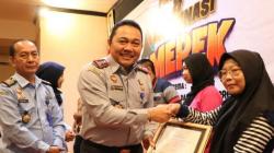 Dukung Pelaku dan UMKM, Kemenkumham Gorontalo Serahkan Sertifikat Merek