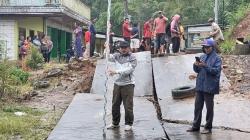 Ambles Tergerus Longsor, Jalur Alternatif Ponorogo-Pacitan Lumpuh