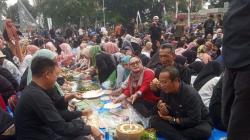 Ribuan Warga Garut Antusias Sambut Festival 1.000 Liwet HUT ke-210 Garut
