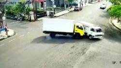 Truk Tabrak Mobil Ambulans di Ciamis, Bayi Berusia 3 Hari Selamat dari Maut