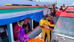 KM Hanifa Patah As, 38 Penumpang dan 6 ABK Terombang-ambing di Perairan Banggai Laut