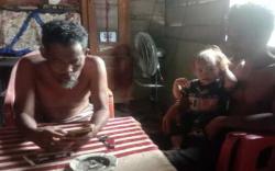  Kisah Suku Anak Dalam Ternyata Belanja Online, Barang yang Dibeli Tidak Sembarangan<