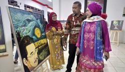Lukisan Artificial Intelligence Denny JA Curi Perhatian di Pameran Karya Seni IMLF