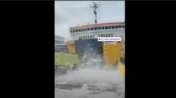 Gelombang Tinggi di Pelabuhan Merak, Kendaraan Sulit Naik Kapal