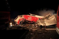 Kereta Penumpang dan Kereta Kargo Bertabrakan Tengah Malam, Jumlah Korban Belum Diketahui