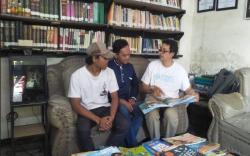 Dapat Bantuan Buku dari MNC Peduli, Ketua TBM Gunung Ilmu Bersyukur