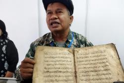 Merinding, Guru SMA di Malang Ini Koleksi Naskah Kuno Berisi Sihir dan Mantra Kutukan 