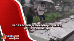 Pagar Tembok Kantor Dinas PUPR dan KPU Jombang Runtuh Akibat Hujan Angin
