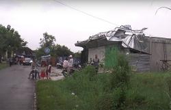 Sejumlah Toko di Klaten Rusak Diterjang Angin Kencang
