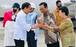 Mendarat di YIA untuk Pantau Panen Raya di Jateng, Presiden Jokowi Disambut Sri Sultan HB X