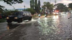 Drainase Tak Berfungsi, Terminal Tipe A Kota Sukabumi Terendam Banjir
