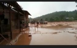 Banjir Bandang Terjang OKU Selatan, Banyak Rumah dan Masjid Hancur