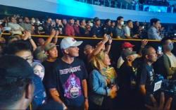 Ganjar Nonton Konser Deep Purple di Festival: Bareng Masyarakat Jingkrak-Jingkrak