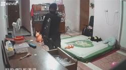 Pencuri Bertopeng Bawa Sajam Satroni Rumah Warga di Kediri, TV hingga Laptop Raib