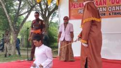Terpidana Kasus Zina di Aceh Timur Dieksekusi Cambuk 100 Kali<