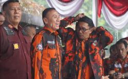 Bertemu saat Apel Siaga Pemuda Pancasila di Bandung, Iwan Bule: Ridwan Kamil Kawan Lama Saya