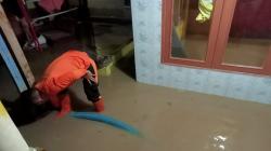 Hujan Deras Picu Sungai Cisuda Meluap, Belasan Rumah di Cibeureum Sukabumi Terendam Banjir