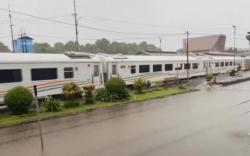 Banjir Kepung Malang usai Diguyur Hujan Deras, Stasiun hingga Parkiran Mal Terendam