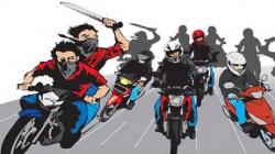 45 Anggota Geng Motor Bawa Sajam dan Pesta Miras Ditangkap Polisi di Jalan Sunda Bandung<