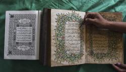 Indahnya Alquran Usia 150 Tahun dengan Tulisan Tangan Kiai dari Cirebon