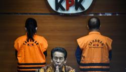 2 Lembaga Survei Nasional Kecipratan Uang Korupsi Bupati Kapuas Ben Brahim