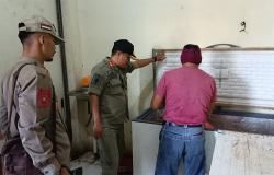 Pengawasan Pasar, Satpol PP Kulonprogo Temukan 25 Kilogram Daging Tak Layak Konsumsi<