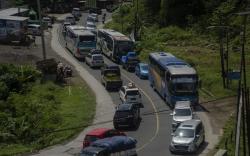 Polresta Bandung Cek Jalur Mudik, Beberapa Titik Jalan dari Cileunyi ke Nagreg Rusak<