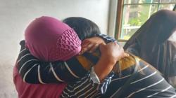 2 Tahun Kabur karena Hubungan dengan Pacar Tak Direstui, Anak Ini Menangis saat Bertemu Ibu