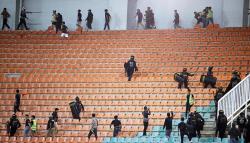 Kericuhan Suporter Persib vs Persis Gegara Saling Ejek<