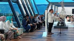 Wakili Eril Wisuda Sarjana Teknik Mesin ITB, Ridwan Kamil: Petik Teladan Kebaikan di Dunia