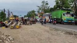 Waspada, Jalur Mudik Pantura Daendels Gresik Rawan Macet dan Berdebu<