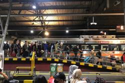 Libur Nataru, Penumpang di Stasiun Tugu Jogja Membeludak hingga 66.000 Orang<