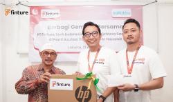 Peduli Literasi Digital Sejak Dini, Yup dan SamaKita Berbagi Laptop ke Panti Asuhan