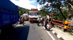 Kecelakaan di Tasikmalaya Hari Ini, Pemudik Terjatuh lalu Masuk Kolong Truk