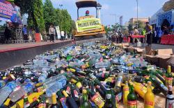 1.361 Botol Miras Dimusnahkan di Kudus