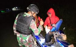 Satgas TNI Perketat Sweeping Barang Bawaan Pelintas di Perbatasan RI-Malaysia <