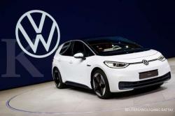 VW akan Bangun Industri Baterai Kendaraan Listrik di Indonesia, Bahlil: Kami Siap Mengawal