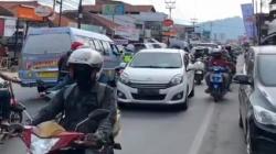 Jalur Limbangan-Malangbong Garut Padat Merayap, Tersendat Aktivitas Pasar