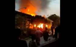 Tradisi Nyalakan Lilin Sambut Lebaran, 2 Rumah di Tuban Ludes Terbakar