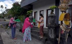 Mengenal Tradisi Lebaran di Bali, Ngejot dan Megibung