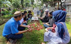 Bacaan Doa Ziarah Kubur Singkat untuk Orang Tua saat Lebaran Idul Fitri dan Susunannya