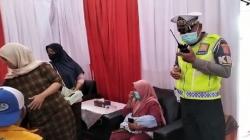 Terjebak Macet, Ibu Hamil Melahirkan Darurat di Posko Mudik Polres Sukabumi<