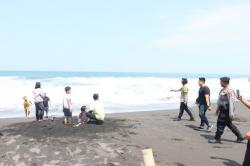 Antisipasi Kecelakaan Laut, Wisatawan Diminta Tak Mandi di Pantai Trisik hingga Congot