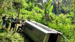 Kecelakaan di Rongga KBB Hari Ini, Elf Terjun ke Jurang, 9 Orang Luka