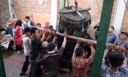 Lopis Raksasa 1.830 Kg Siap Meriahkan Tradisi Syawalan Krapyak di Pekalongan<