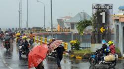 Cuaca Buruk, Penyeberangan Pelabuhan Ketapang-Gilimanuk Ditutup Sementara