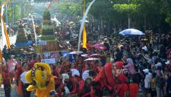  Potret Kemeriahan Karnaval Seni Budaya Lintas Agama dan Pawai Ogoh-Ogoh di Semarang